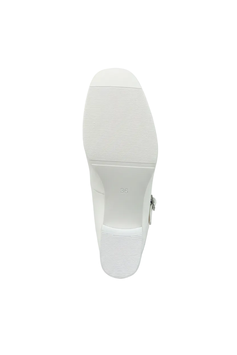 Zapato blanco suela fondo blanco